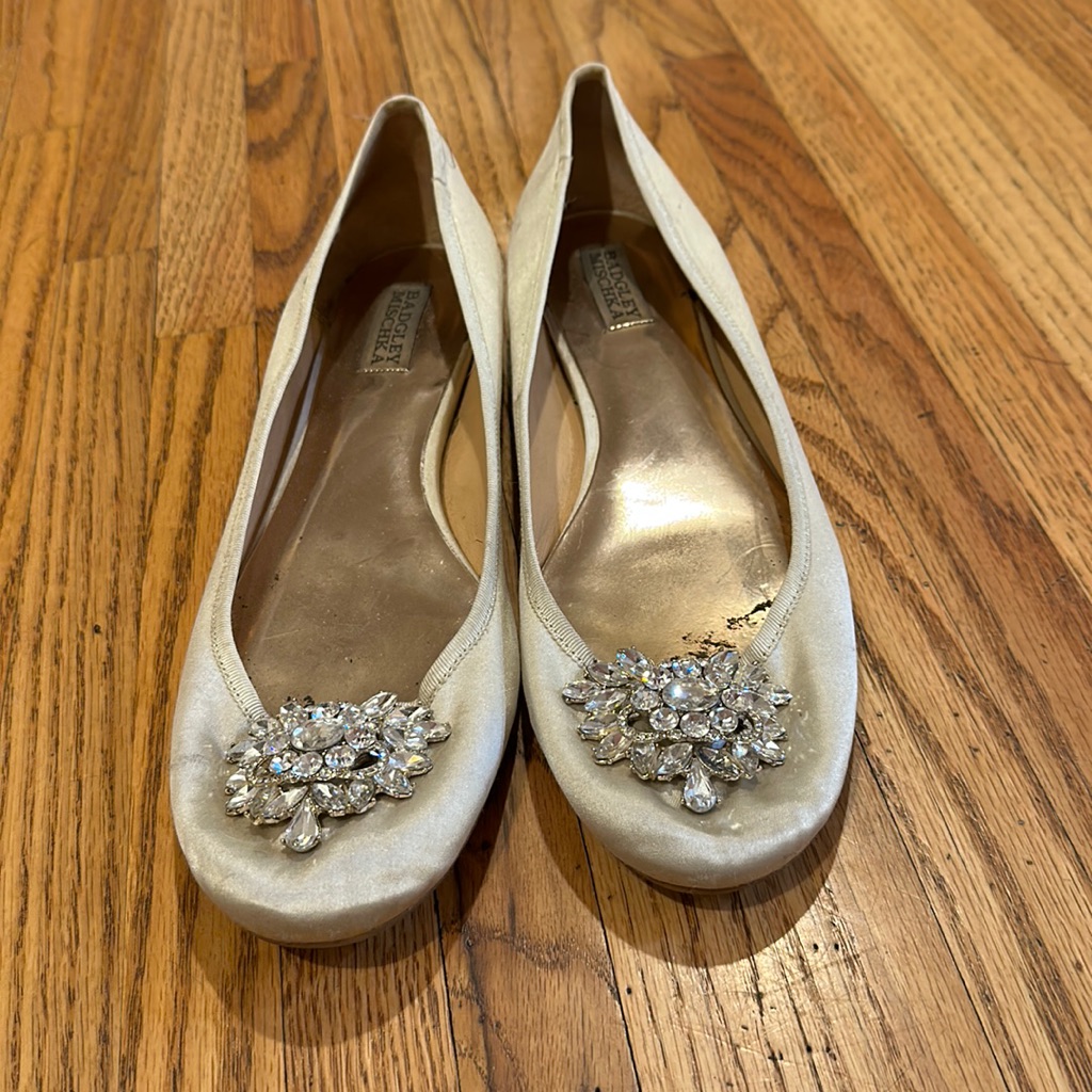 Badgley Mischka Gold Flats Size 11 Gold/Champagne